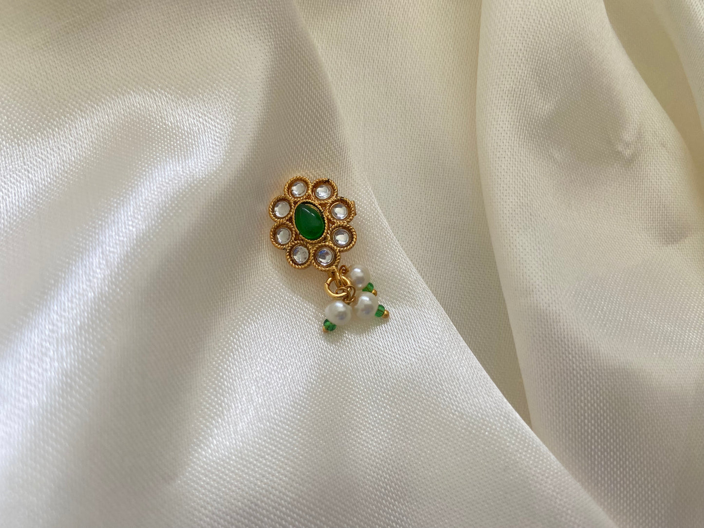 GREEN FLORAL PEARL NOSE RING