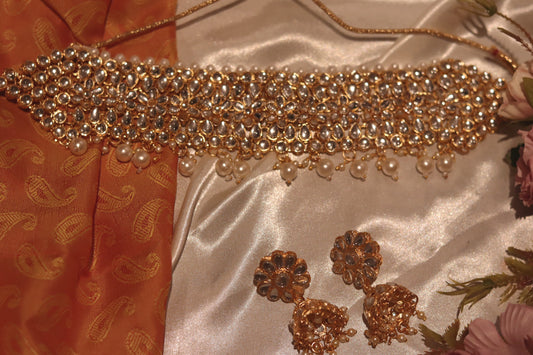 WHITE FLORAL KUNDAN SET