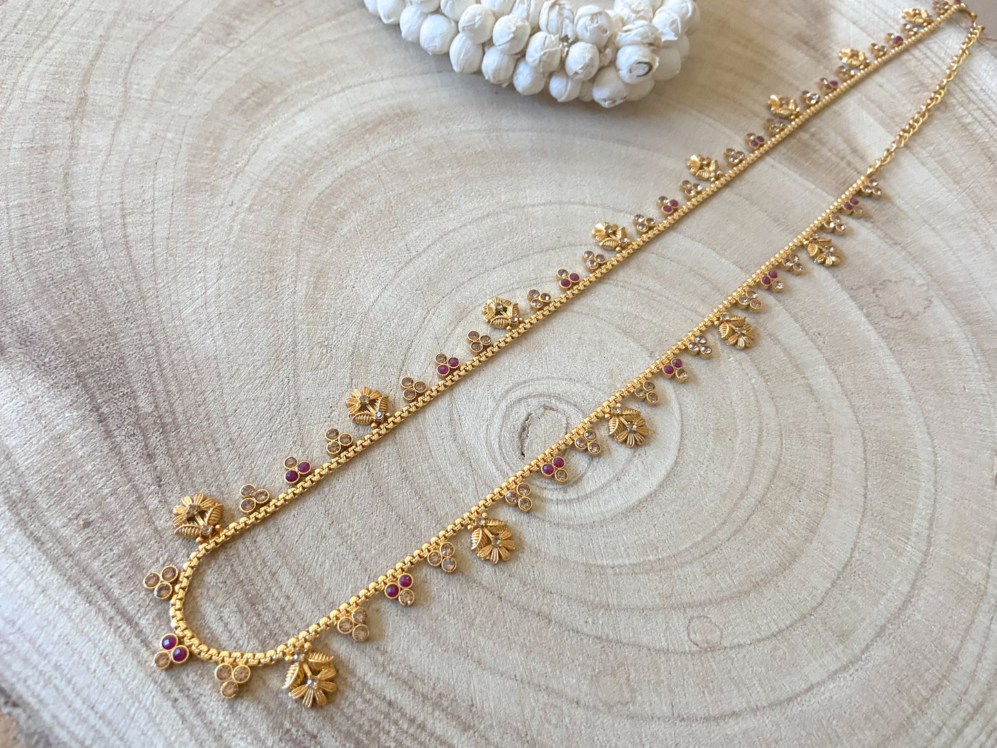 RUBY WHITE WAIST CHAIN