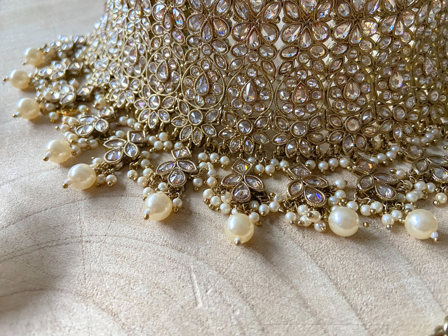 TRANSPARENT YELLOW KUNDAN SET