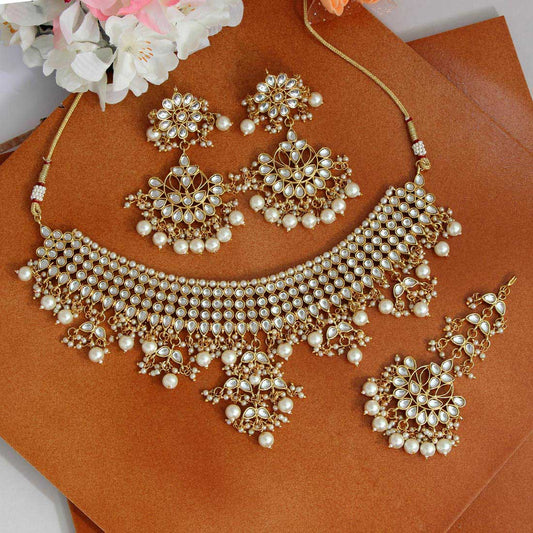 Lavi: White Kundan Necklace set MG-8
