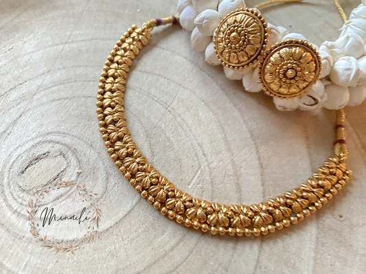 GOLDEN FLORAL NECKLACE SET