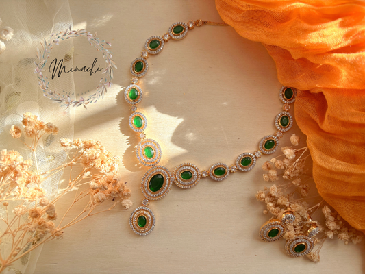AD GREEN NECKLACE