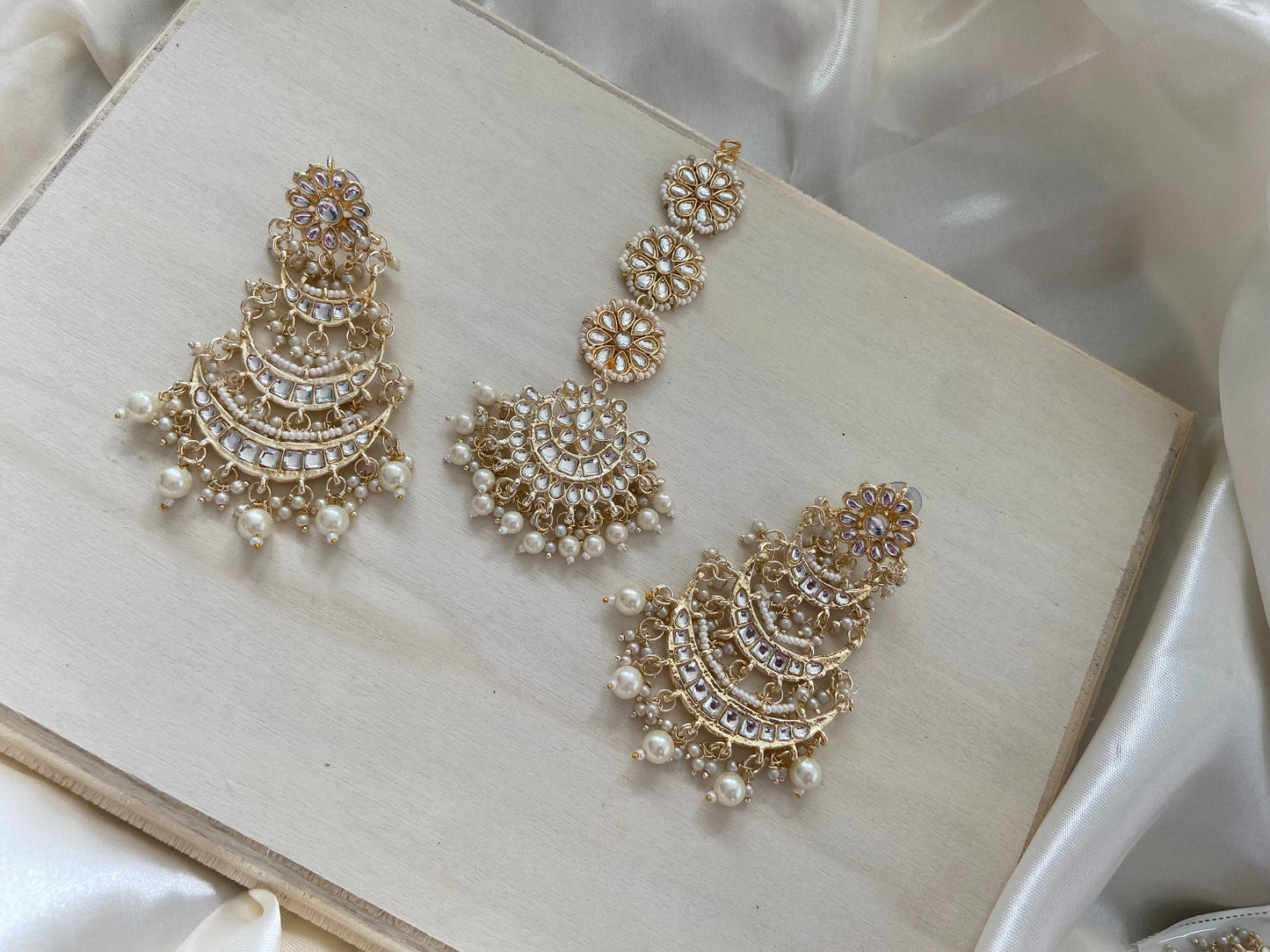 PEARL EARRING TIKKA SET