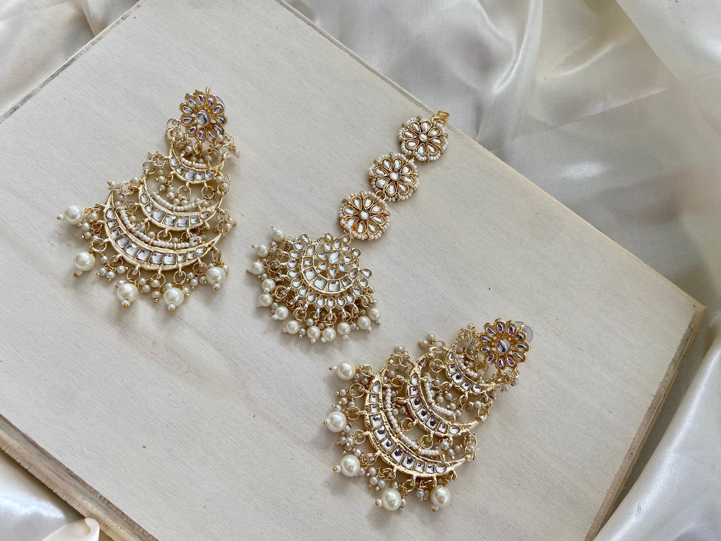 PEARL EARRING TIKKA SET