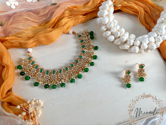 GREEN ANTIQUE NECKLACE