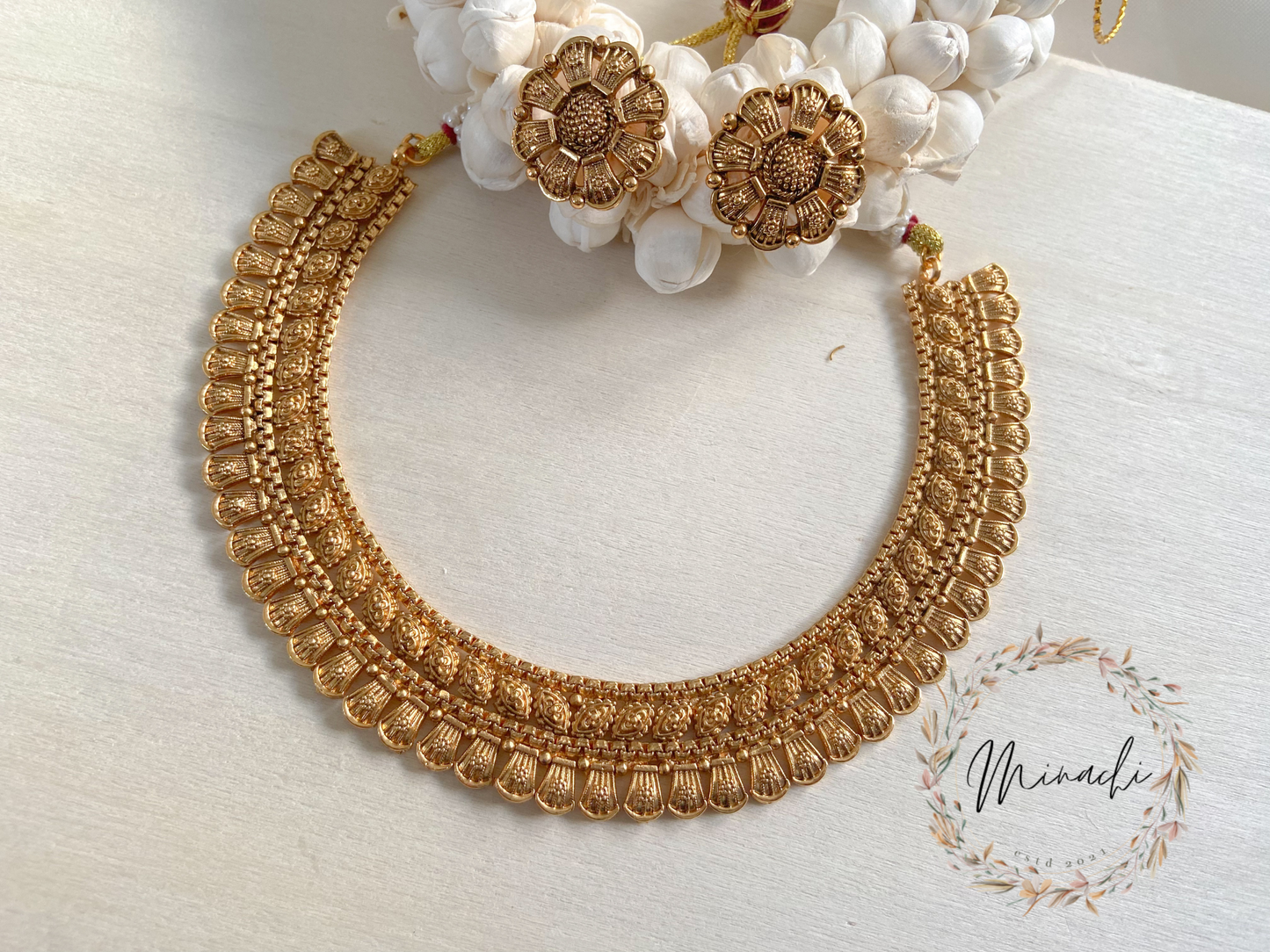 GOLDEN NECKLACE SET