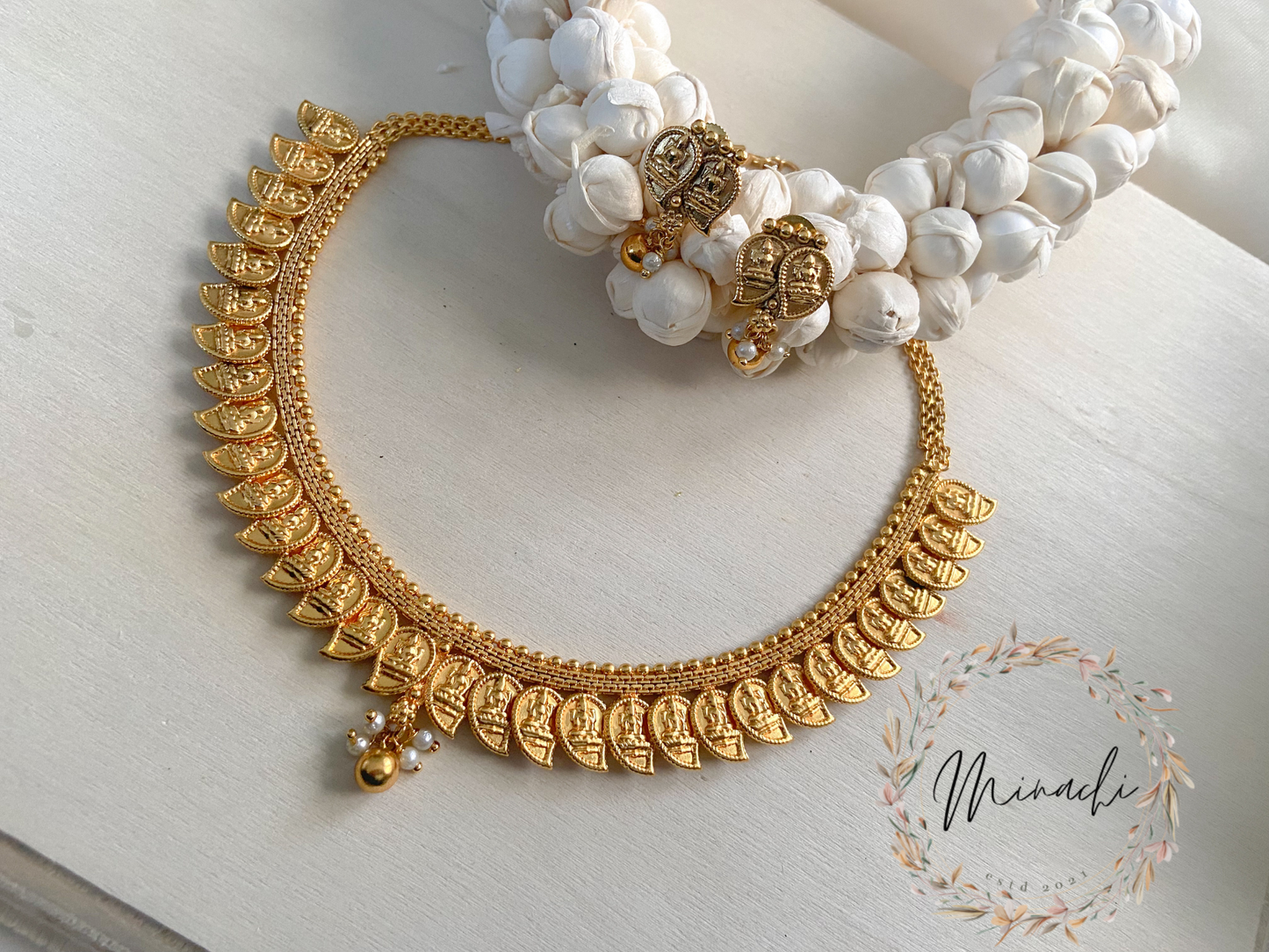 GOLDEN NECKLACE LAKSHMI SET