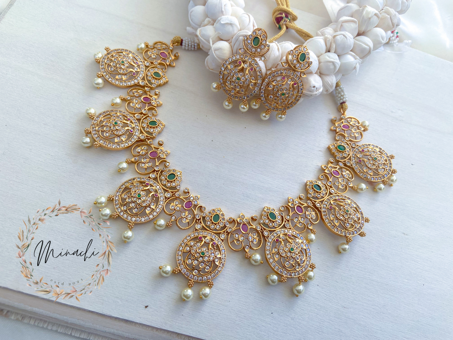 RUBY GREEN WHITE FLORAL NECKLACE SET