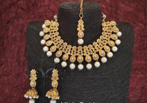 GOLDEN PEARL NECKLACE SET