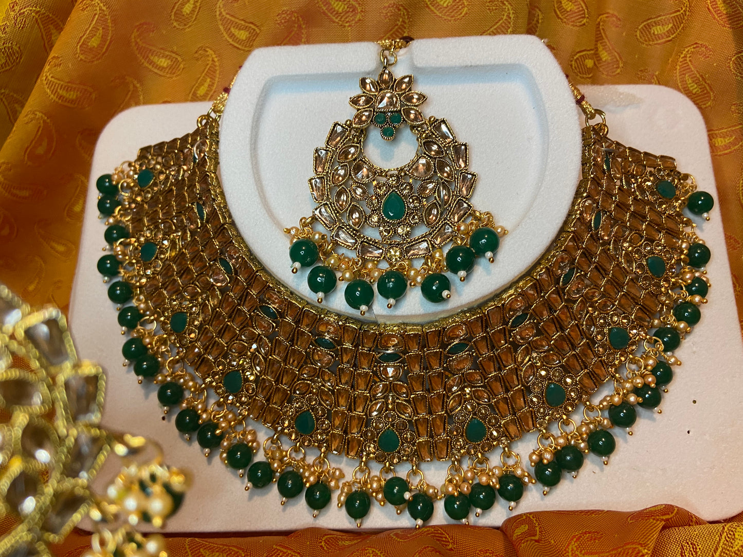 GREEN KUNDAN NECKLACE SET