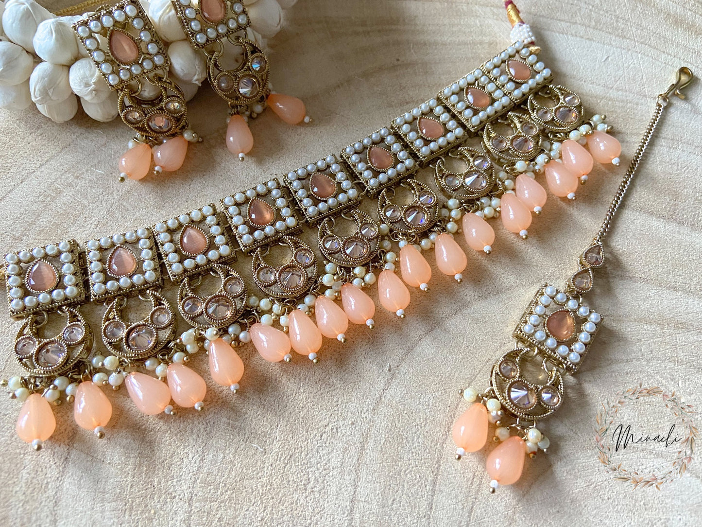 THAMARAI: PEACH KUNDAN NECKLACE SET