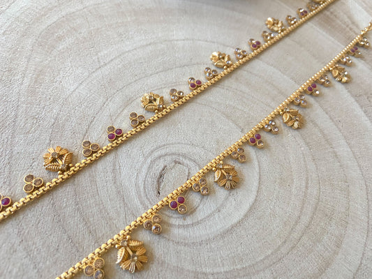 RUBY WHITE WAIST CHAIN