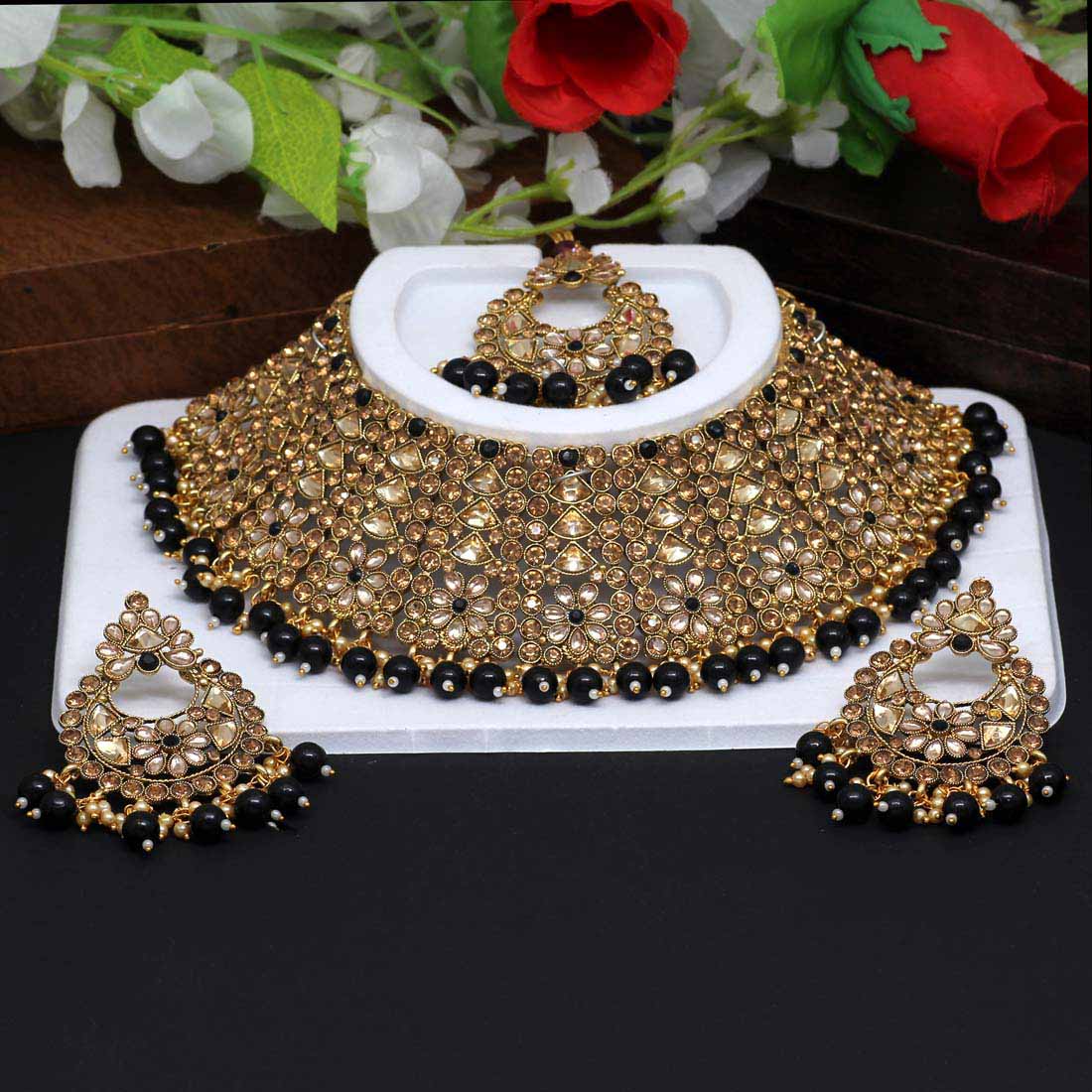 BLACK KUNDAN CHOCKER NECKLACE