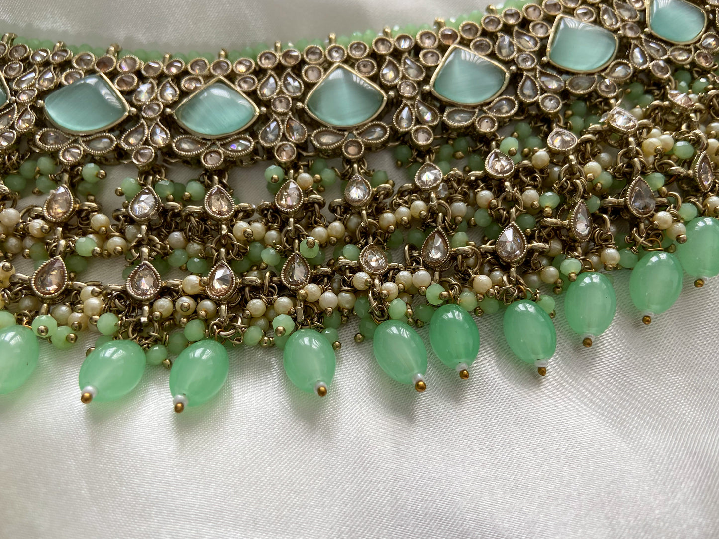 PASTEL GREEN KUNDAN SET