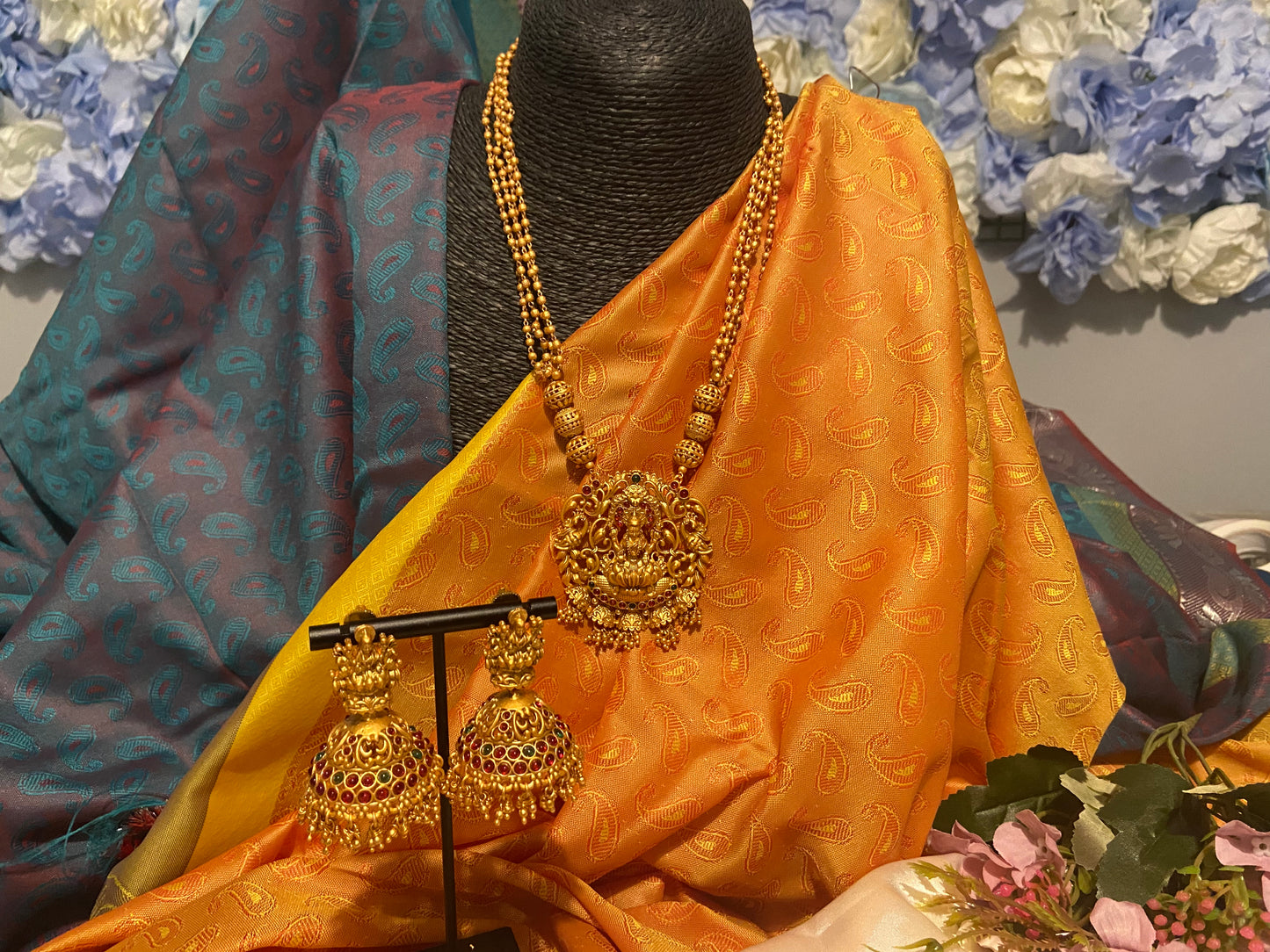 LAKSHMI LONG NECKLACE SET