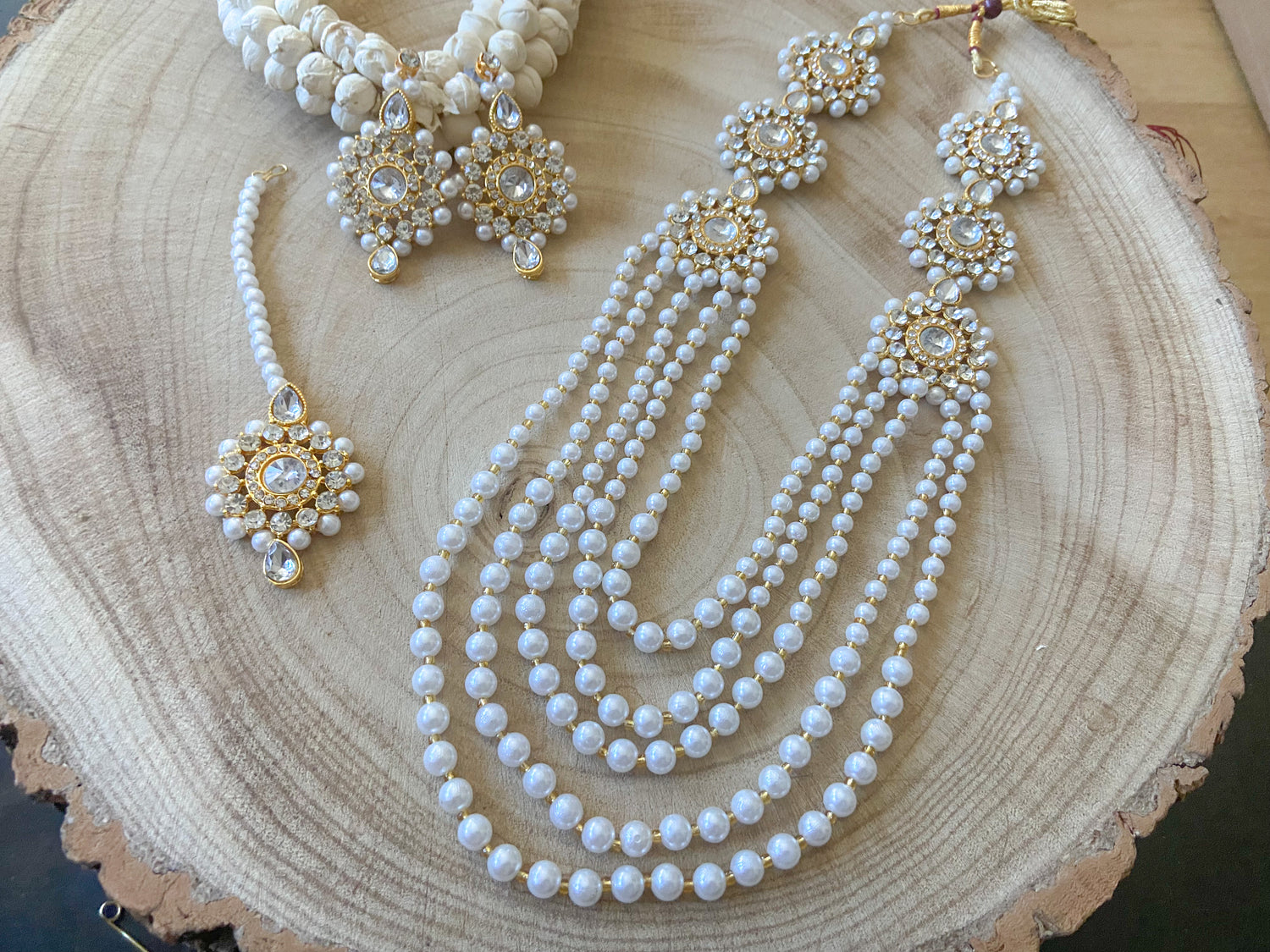 WHITE PEARL LONG NECKLACE SET – Minachi