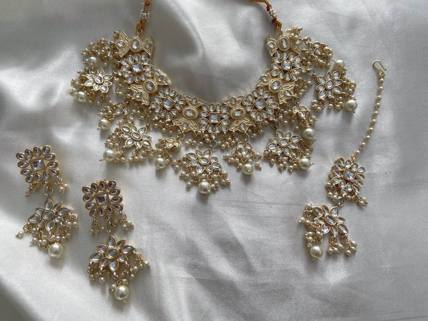 PASTEL CREAM KUNDAN NECKLACE SET