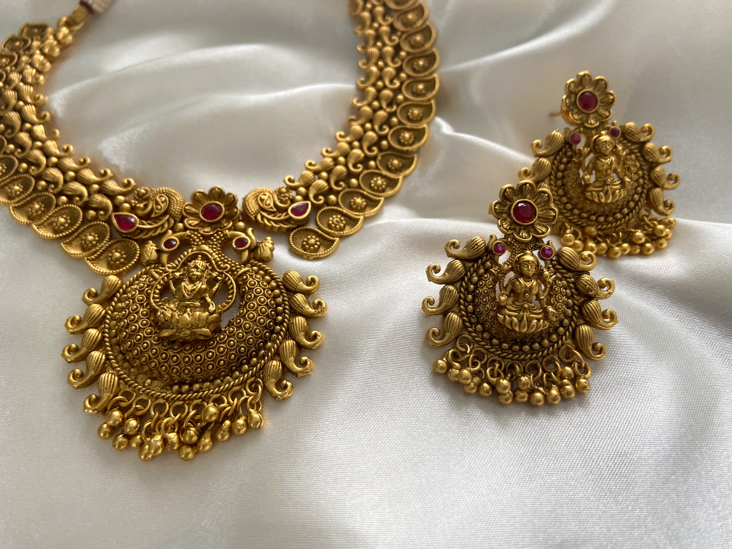 LAKSHMI RUBY NECKLACE SET