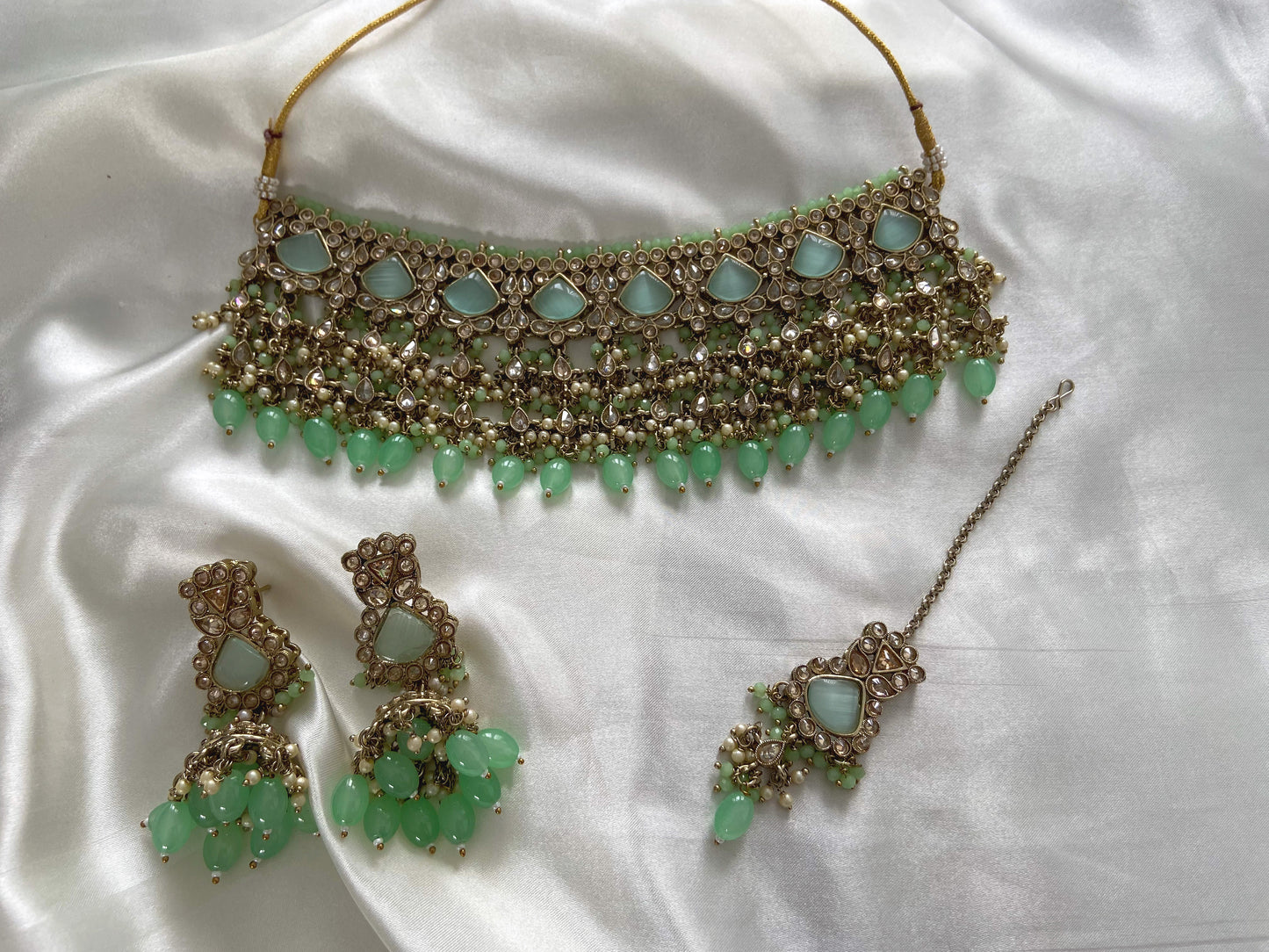 PASTEL GREEN KUNDAN SET