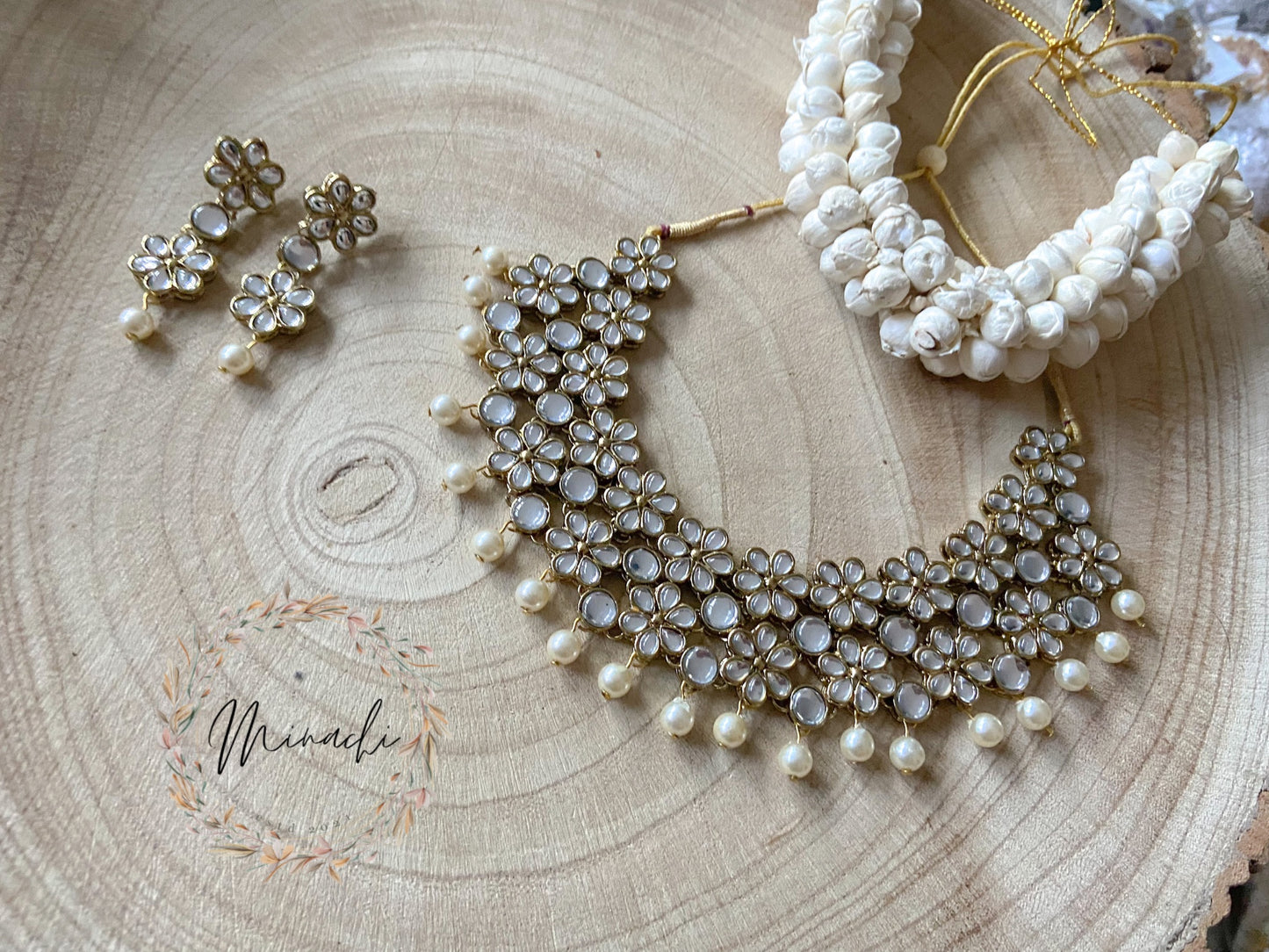 WHITE PEARL NECKLACE SET